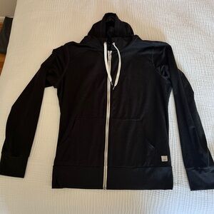 Vuori Halo Performance Hoodie
Black Heather